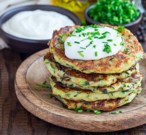 Placki z cukinii_podanie