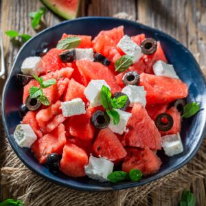 Arbuz i feta - sałatka