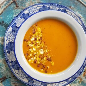 Zupa dyniowa z orzechami - przepis