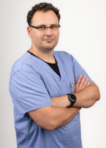 dr n. med. Maciej Kowalewski - drobne zabiegi chirurgiczne