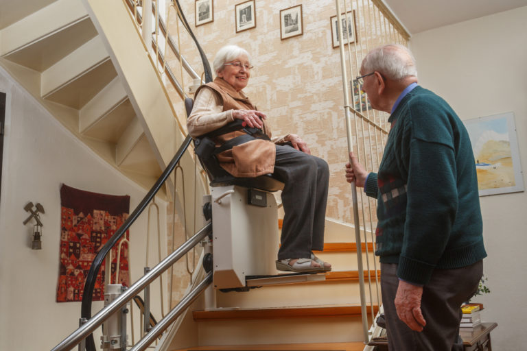 W jakich warunkach mieszkają polscy seniorzy?