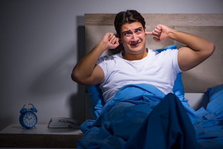 Gdzie dzwonić w sprawie zakłócania ciszy nocnej?