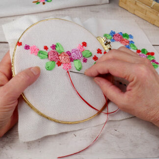 Hobby emeryta – haftowanie Hobby emeryta – zielarstwo