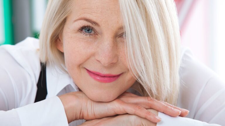 Hormonalna terapia zastępcza – dlaczego Polki rzadko z niej korzystają?