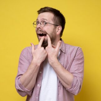 Czy to już czas na implanty zębów? – Poradnik nie tylko dla seniora Implanty - brak zęba