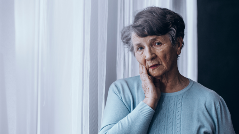 Choroba Alzheimera – jakie są symptomy i czy można jej jakoś zapobiegać?