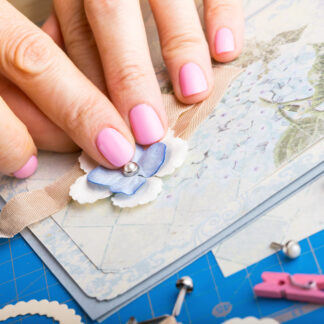 Hobby emeryta — ręczne robienie kartek okolicznościowych