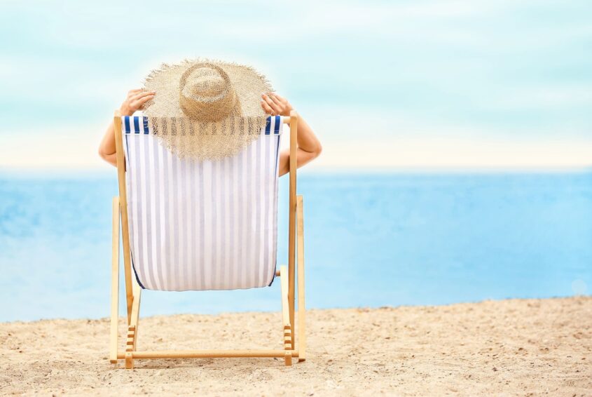 Senior w sloncu_odwodnienie Odwodnienie