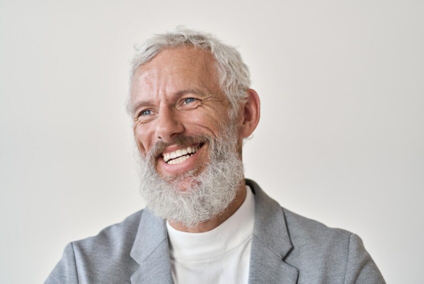 fakty_o_implantach_zebow_fot_adobestock