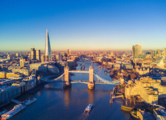 Londyn - Tower Bridge i Tamiza