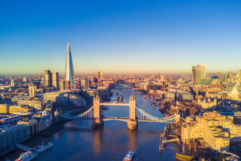 Londyn - Tower Bridge i Tamiza