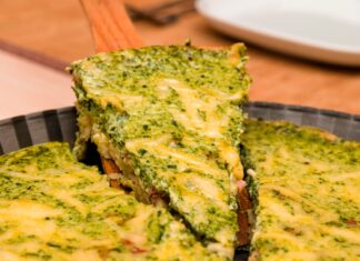 Tarta ze szpinakiem i serem pleśniowym