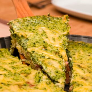 Tarta ze szpinakiem i serem pleśniowym