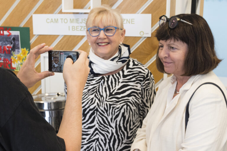 Pierwszy w Polsce bezpłatny internetowy kurs SeniorVlog – już dostępny online!